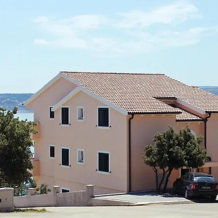 Cozy In With House Sea View