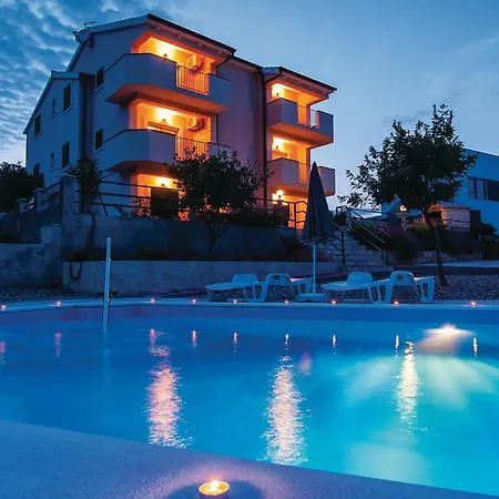 Cozy In With House Sea View Apartment