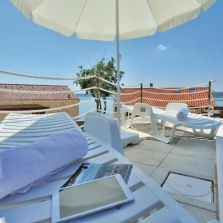 Apartment Cozy In With House Sea View Posedarje